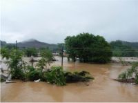 水災(zāi)無(wú)情，人間有愛(ài)